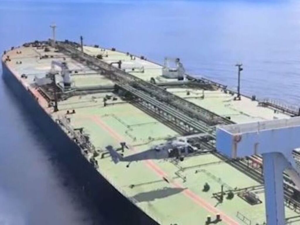 first-iranian-ship-passes-through-us-naval-blockade-zone-8